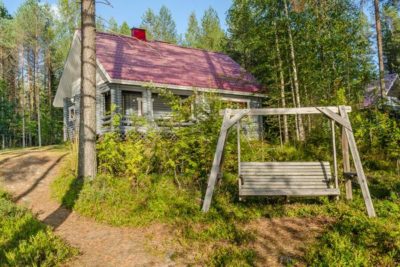 KISSANKELLO mökki Ahmovaara