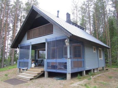 ERÄRAUHA mökki Hattu