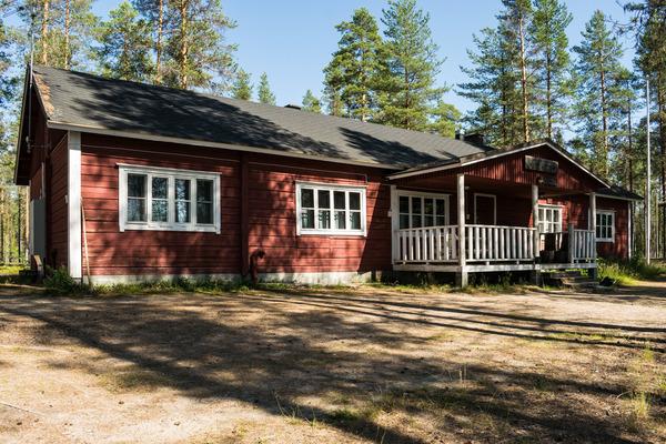 Peurajärvi/Iso-Hirvas ERÄKÄMPPÄ mökki Nurmes